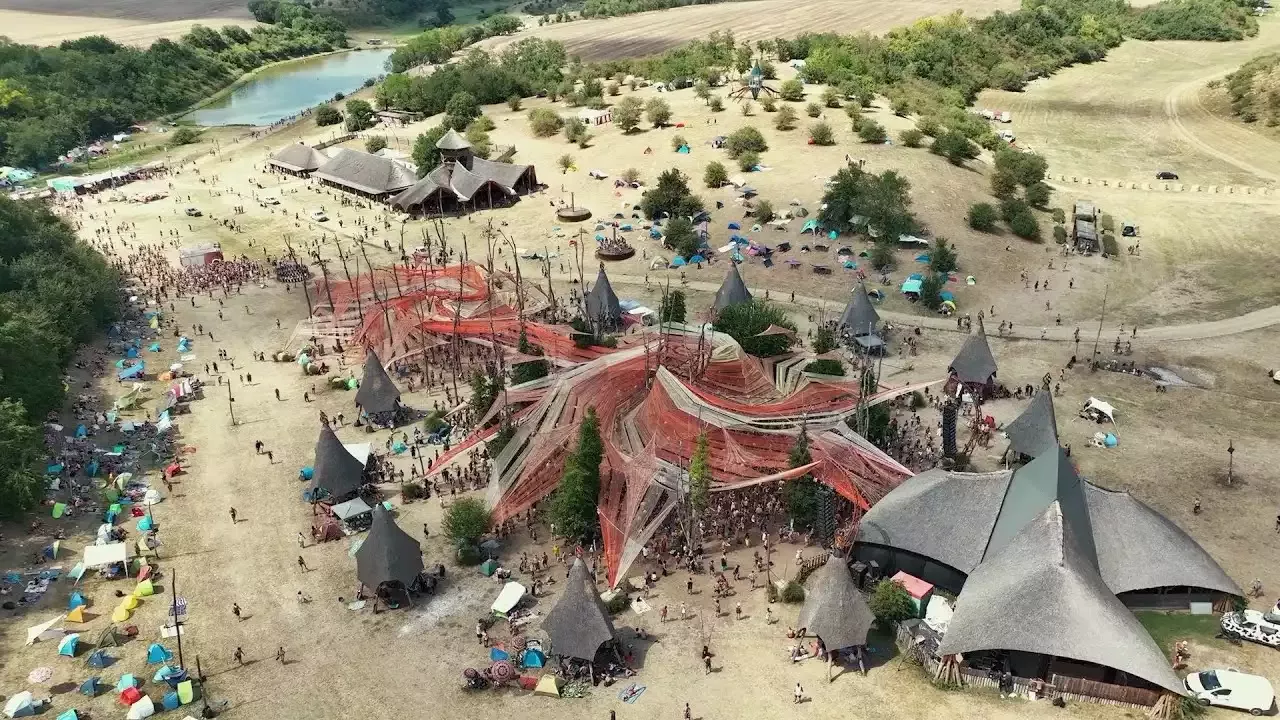 Eine Reise in die psychedelische Welt des OZORA Music Festivals